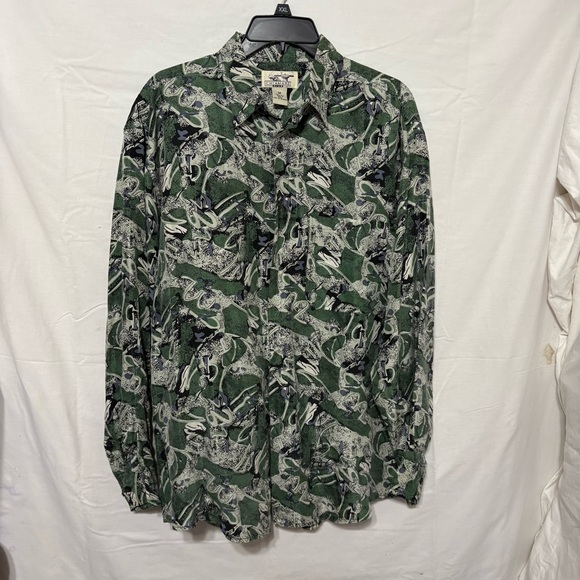 Tops - Chiamare 100% silk shirt in a green and white abstract pattern.